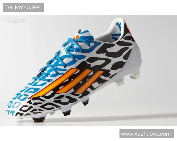 梅西的足球鞋传奇：从草地到荣耀的足迹与风采